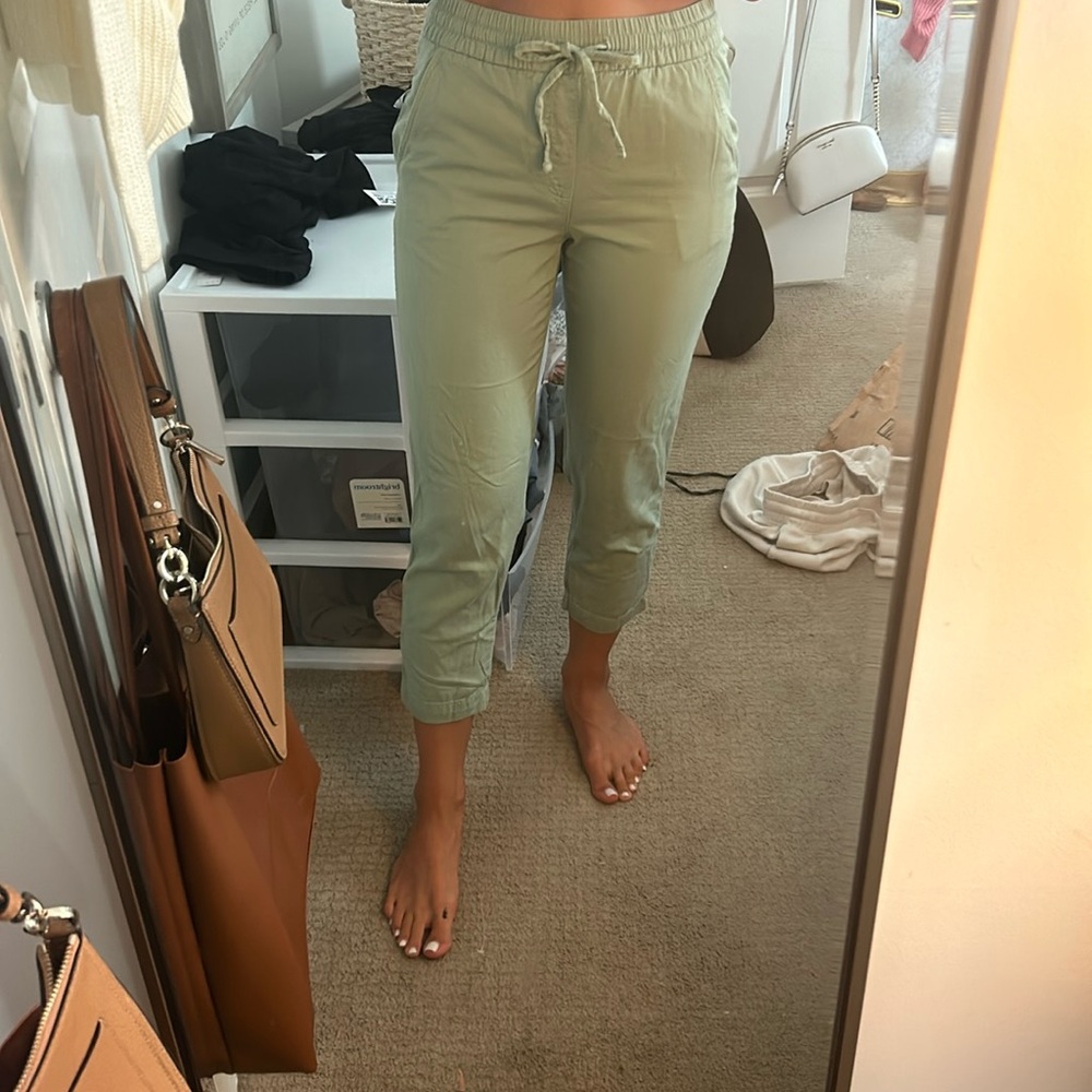 Gap cropped easy pant